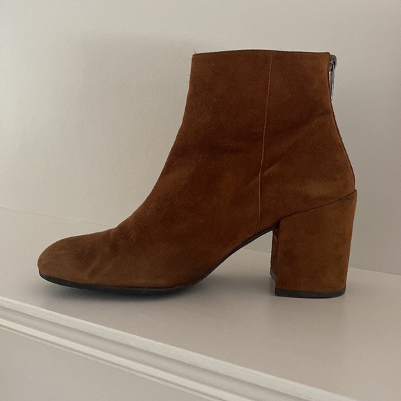 Stuart Weitzman Brown Suede Bootie | Size 8 - Picture 3 of 6